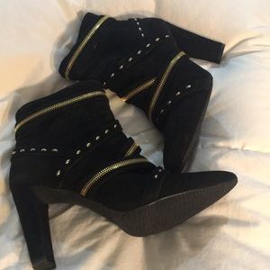 Stuart Weitzman zipper detail ankle booties